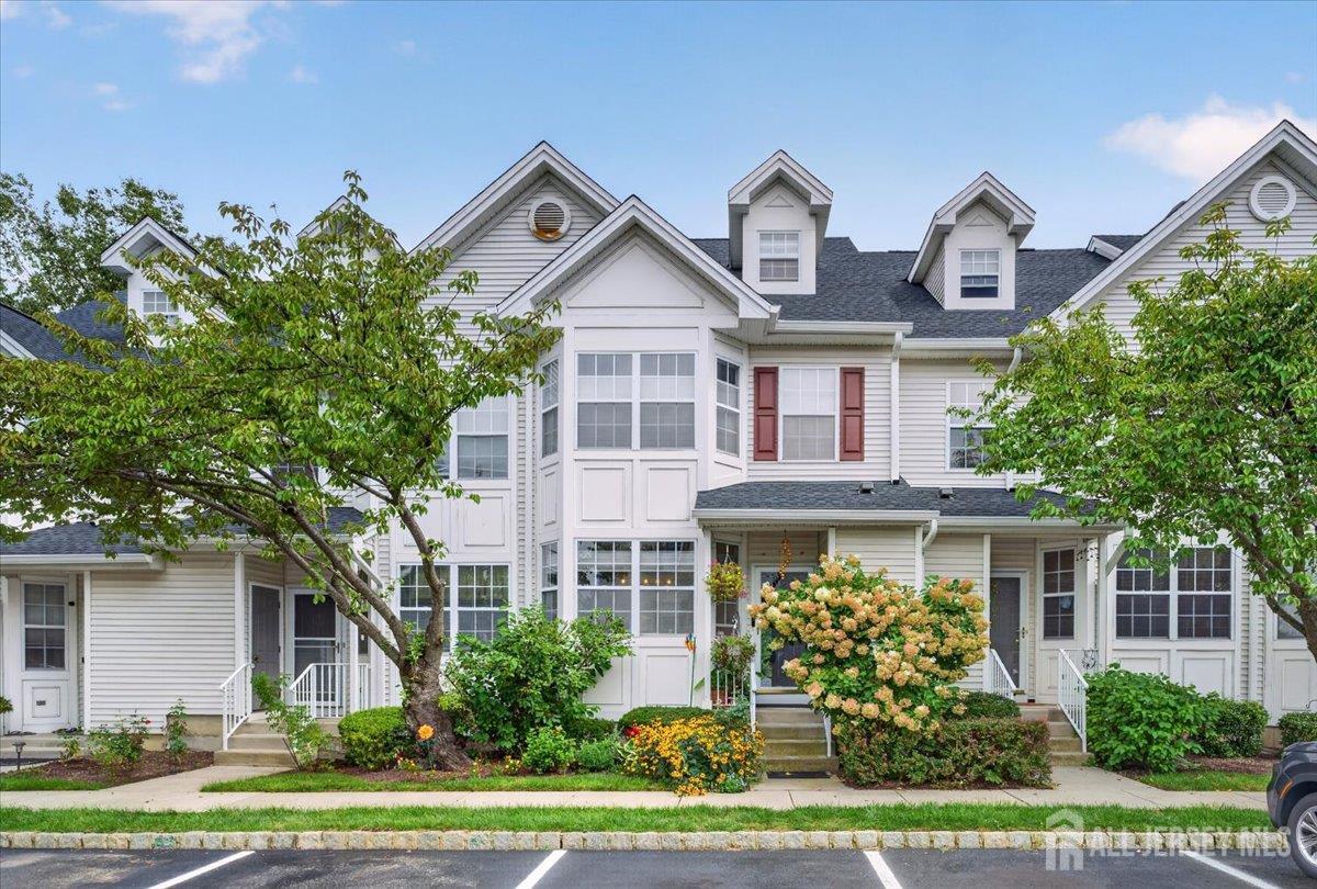1008 Blossom Cir, North Brunswick, NJ 08810 photo