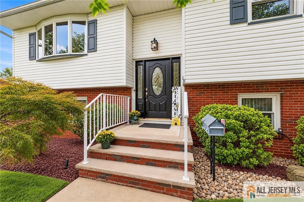 18 Lincoln Ave, East Brunswick, NJ 08816 photo