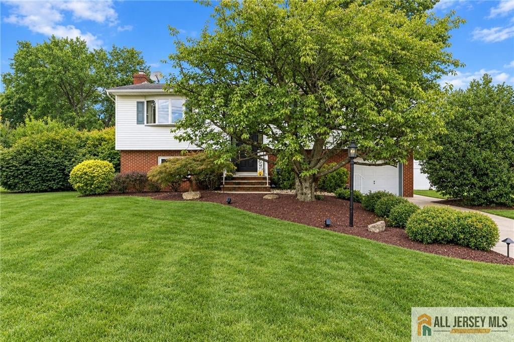 18 Lincoln Ave, East Brunswick, NJ 08816 photo