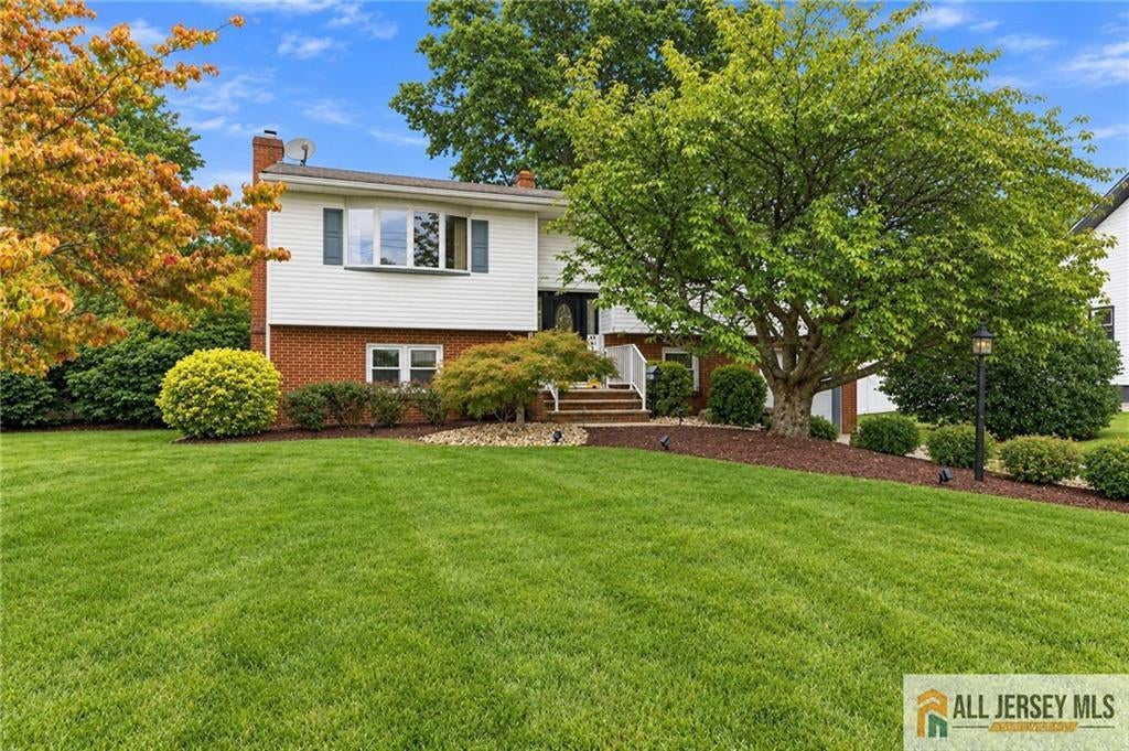 18 Lincoln Ave, East Brunswick, NJ 08816
