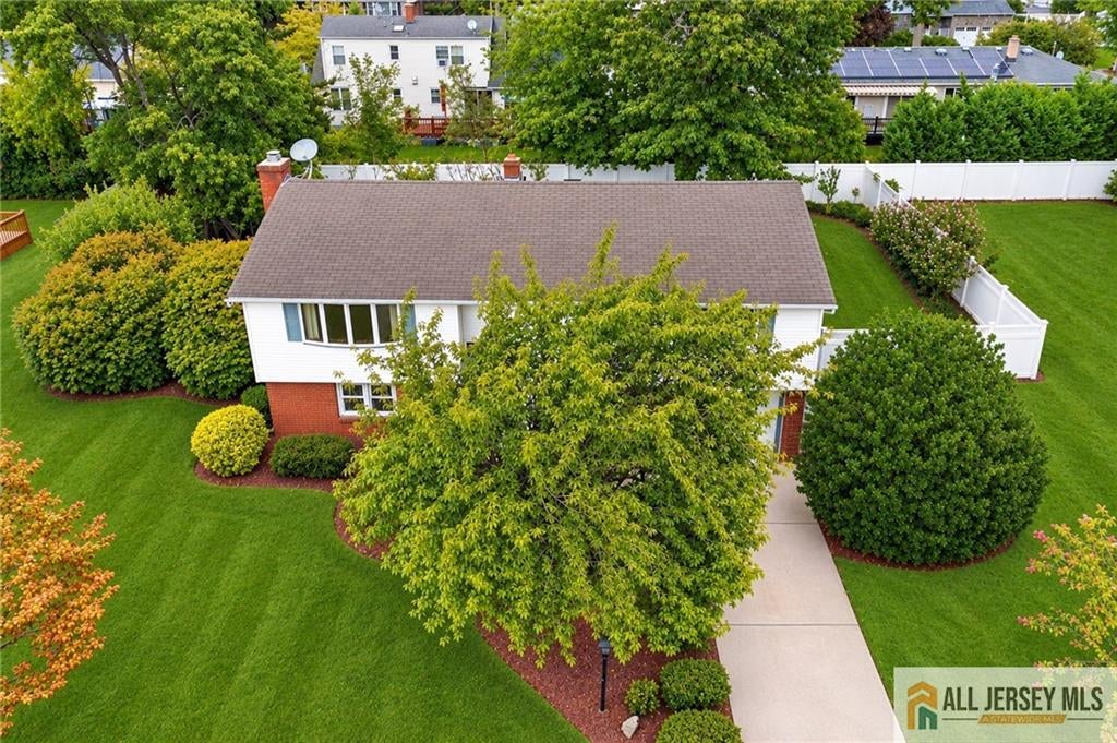 18 Lincoln Ave, East Brunswick, NJ 08816 photo