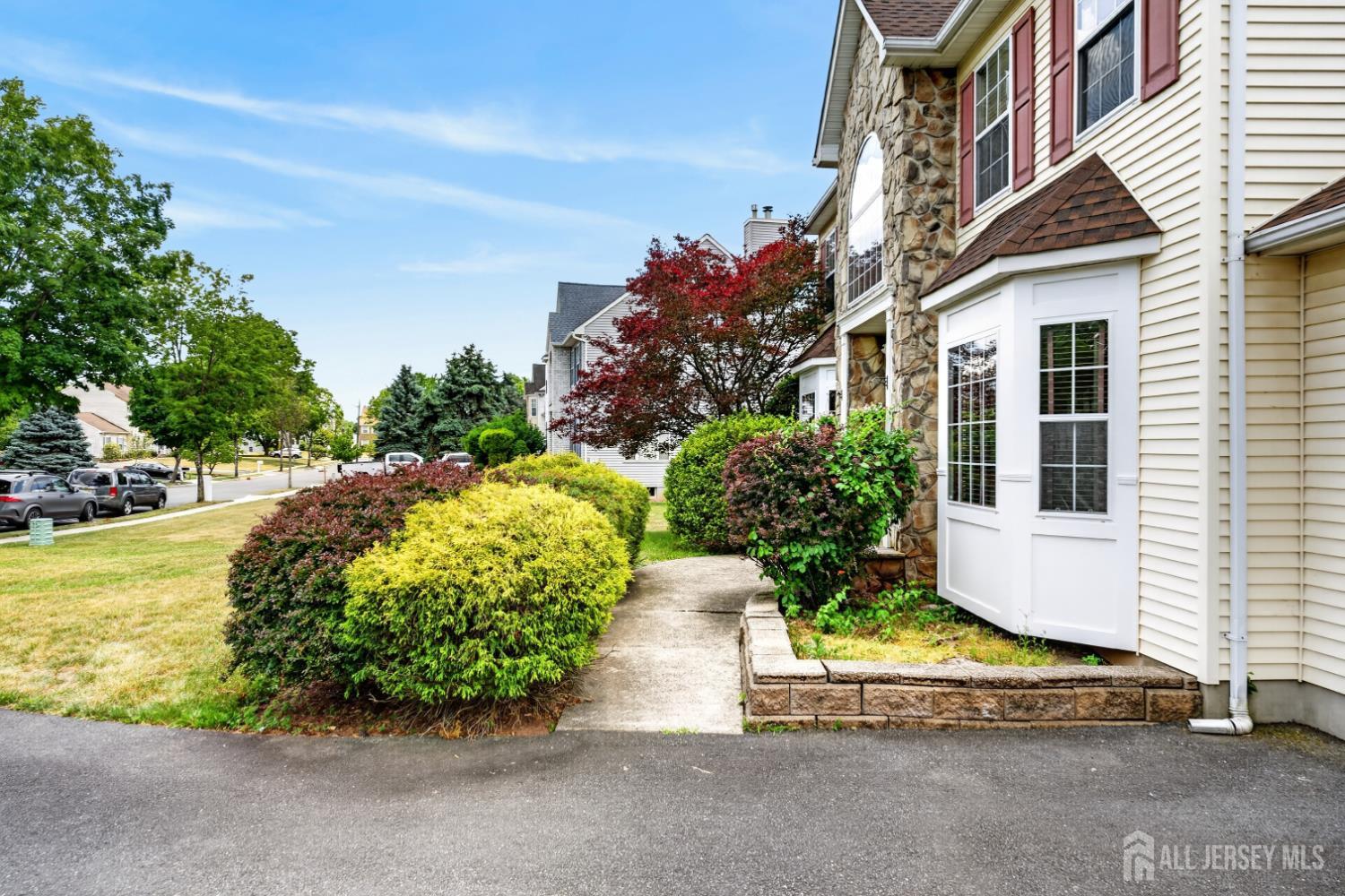10 Whispering Pines Way, Piscataway, NJ 08854 photo