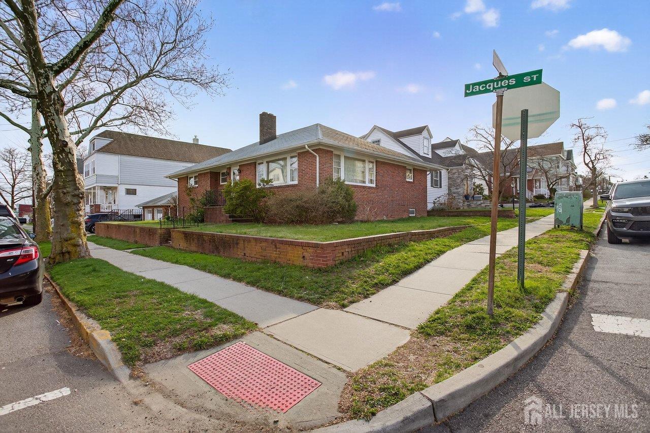 595 Jacques St, Perth Amboy, NJ 08861 photo