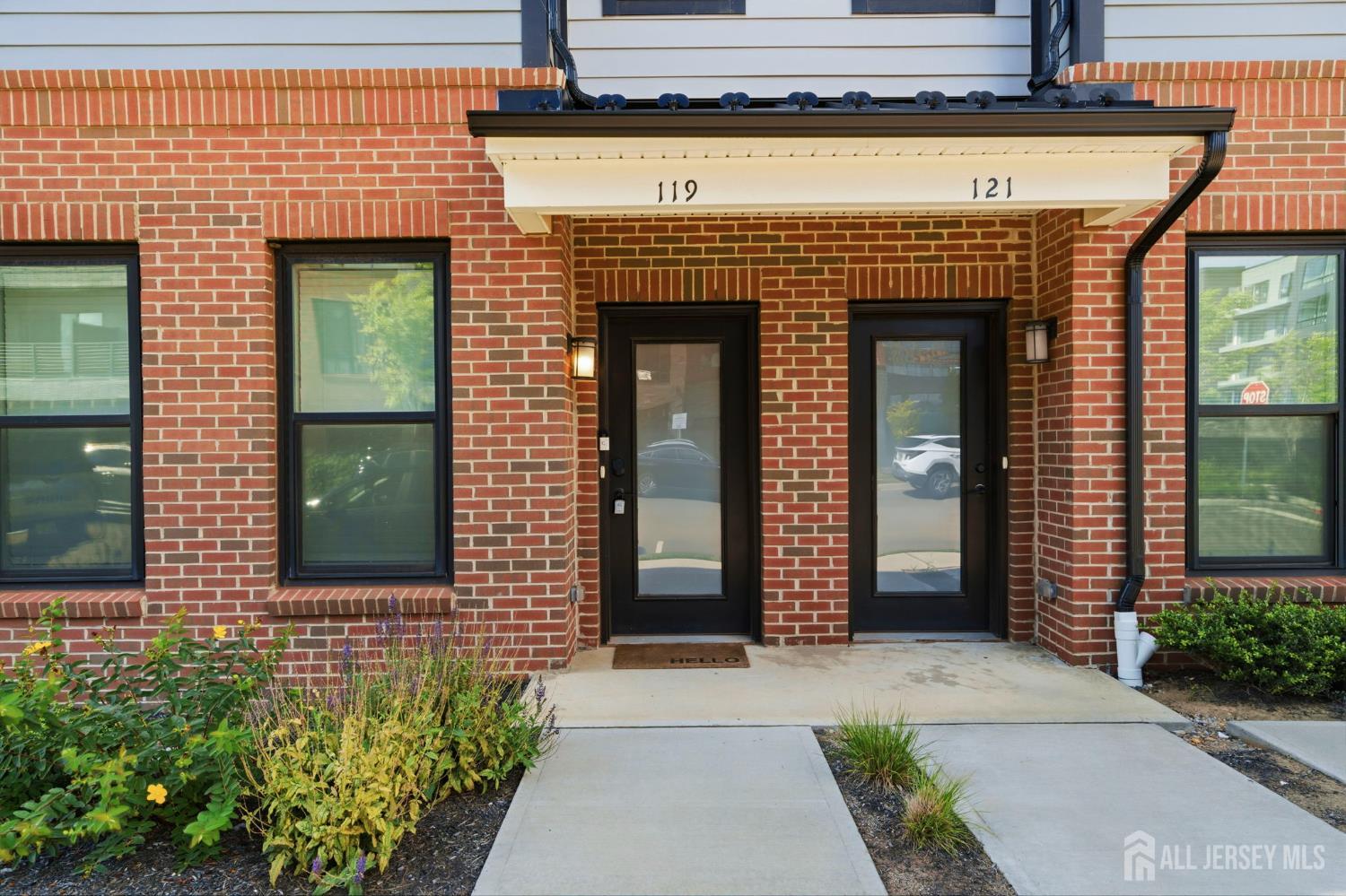 119 Sadie Cir, New Brunswick, NJ 08901 photo