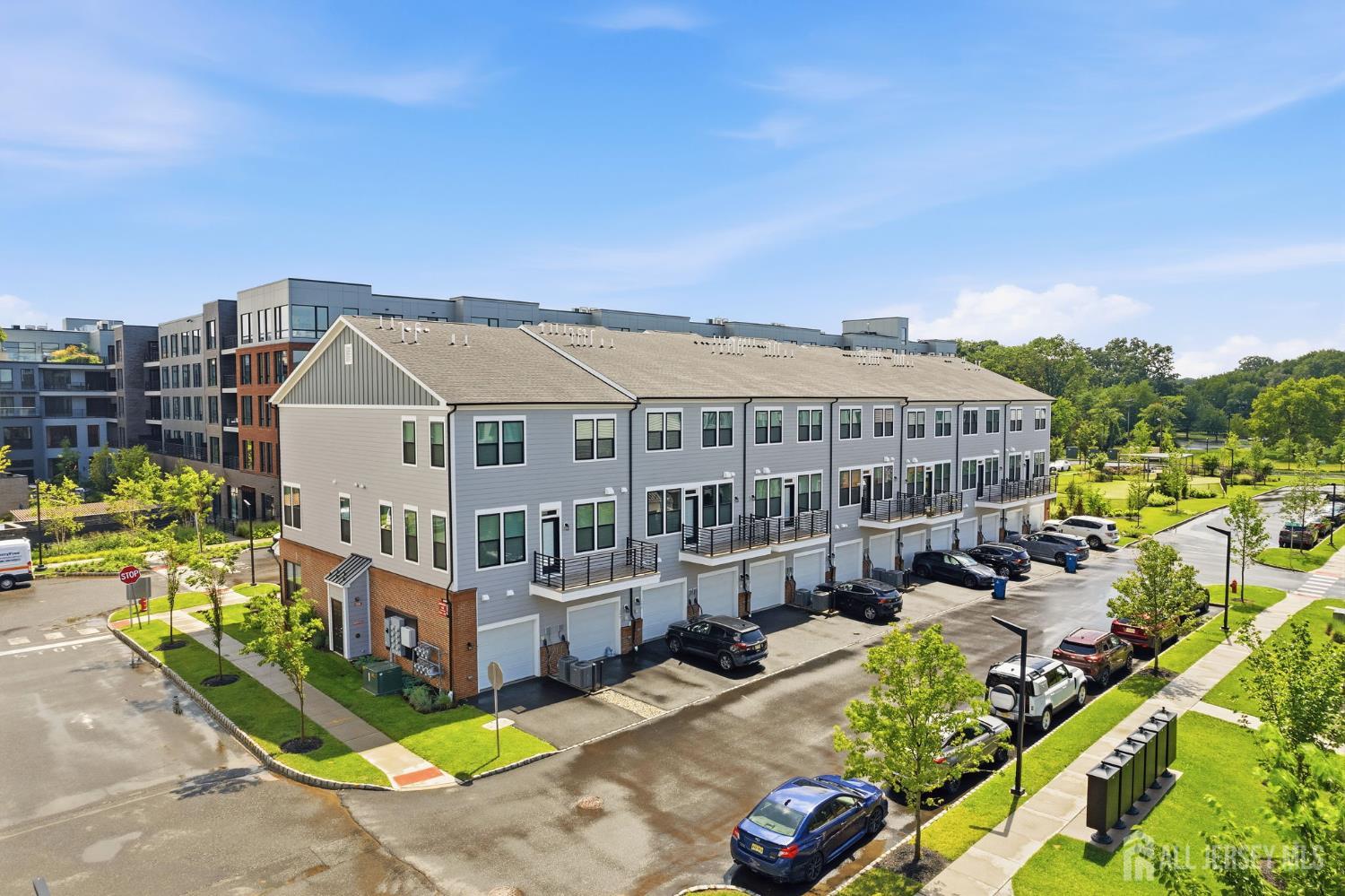 119 Sadie Cir, New Brunswick, NJ 08901 photo