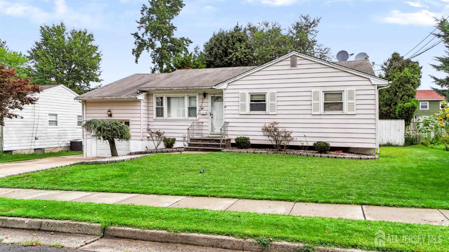 37 Caroline Dr, South River, NJ 08882