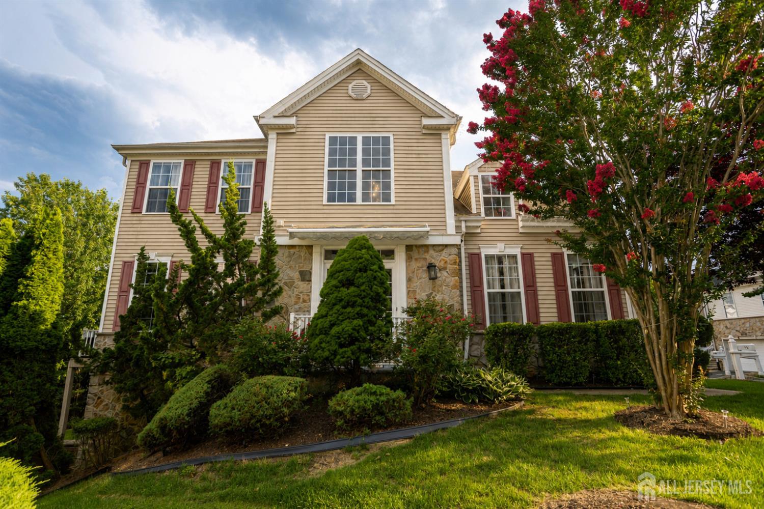 16 Biesiada Ct, Sayreville, NJ 08859
