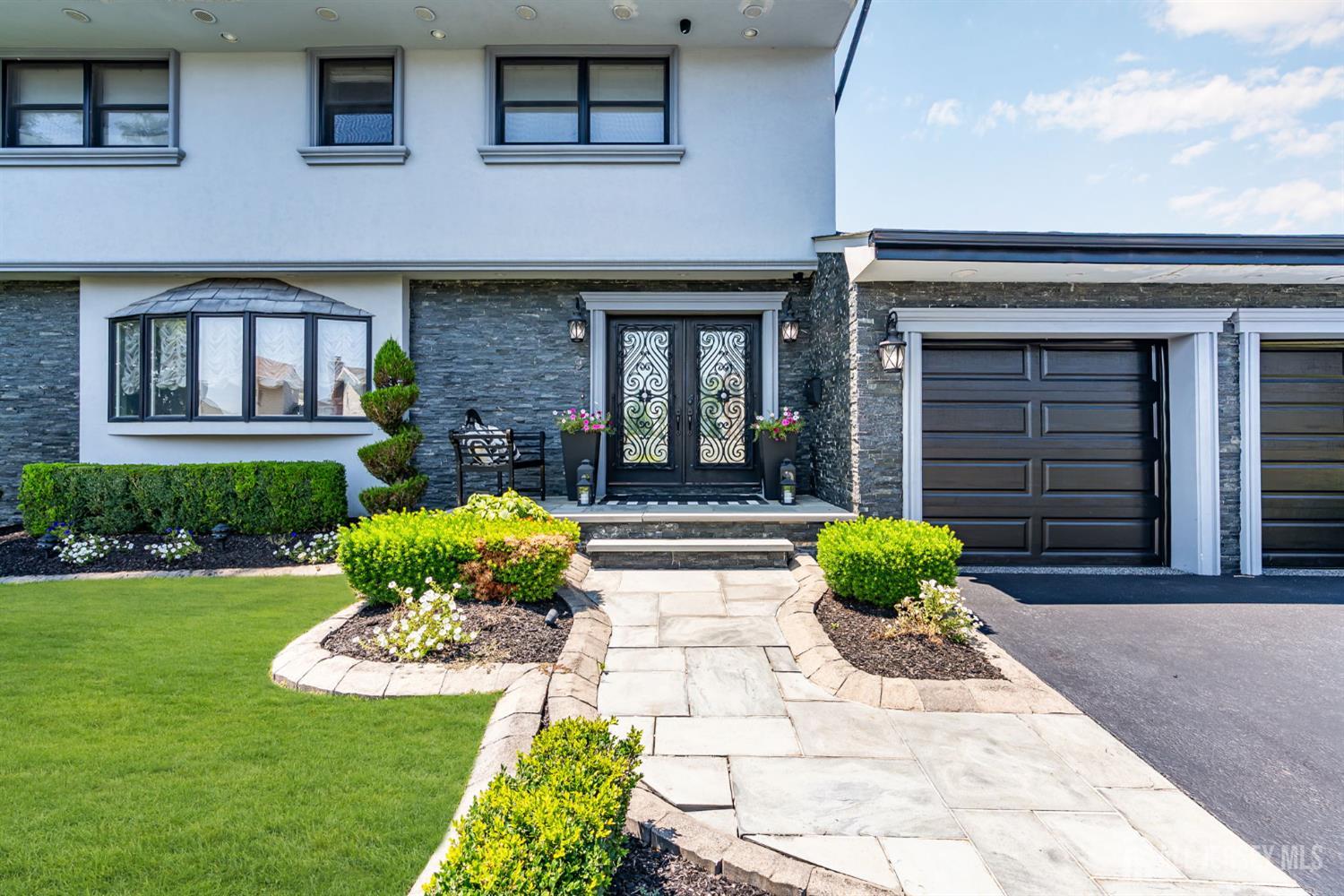 9 Zaleski Dr, Sayreville, NJ 08872 photo