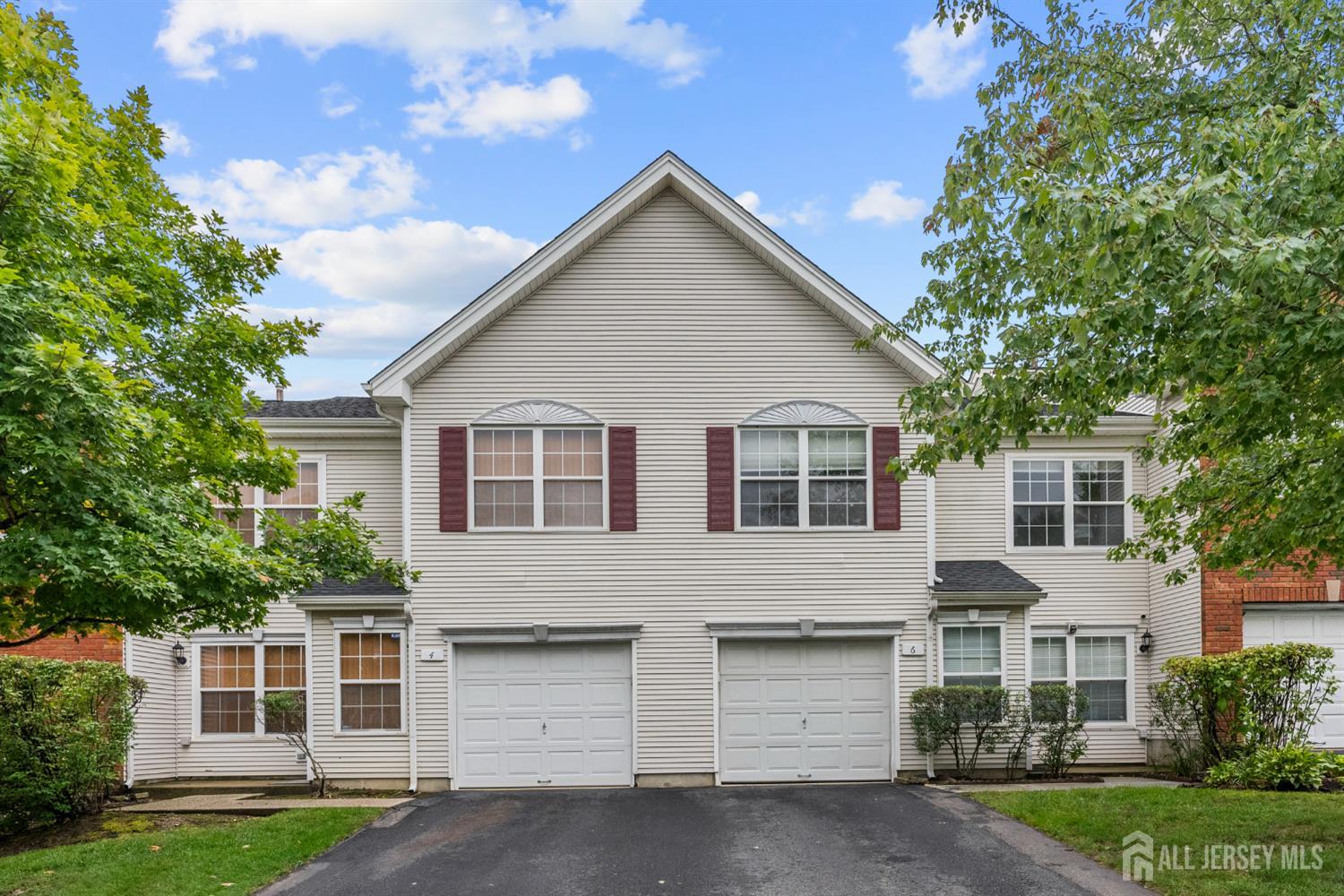 6 Windsong Cir, East Brunswick, NJ 08816