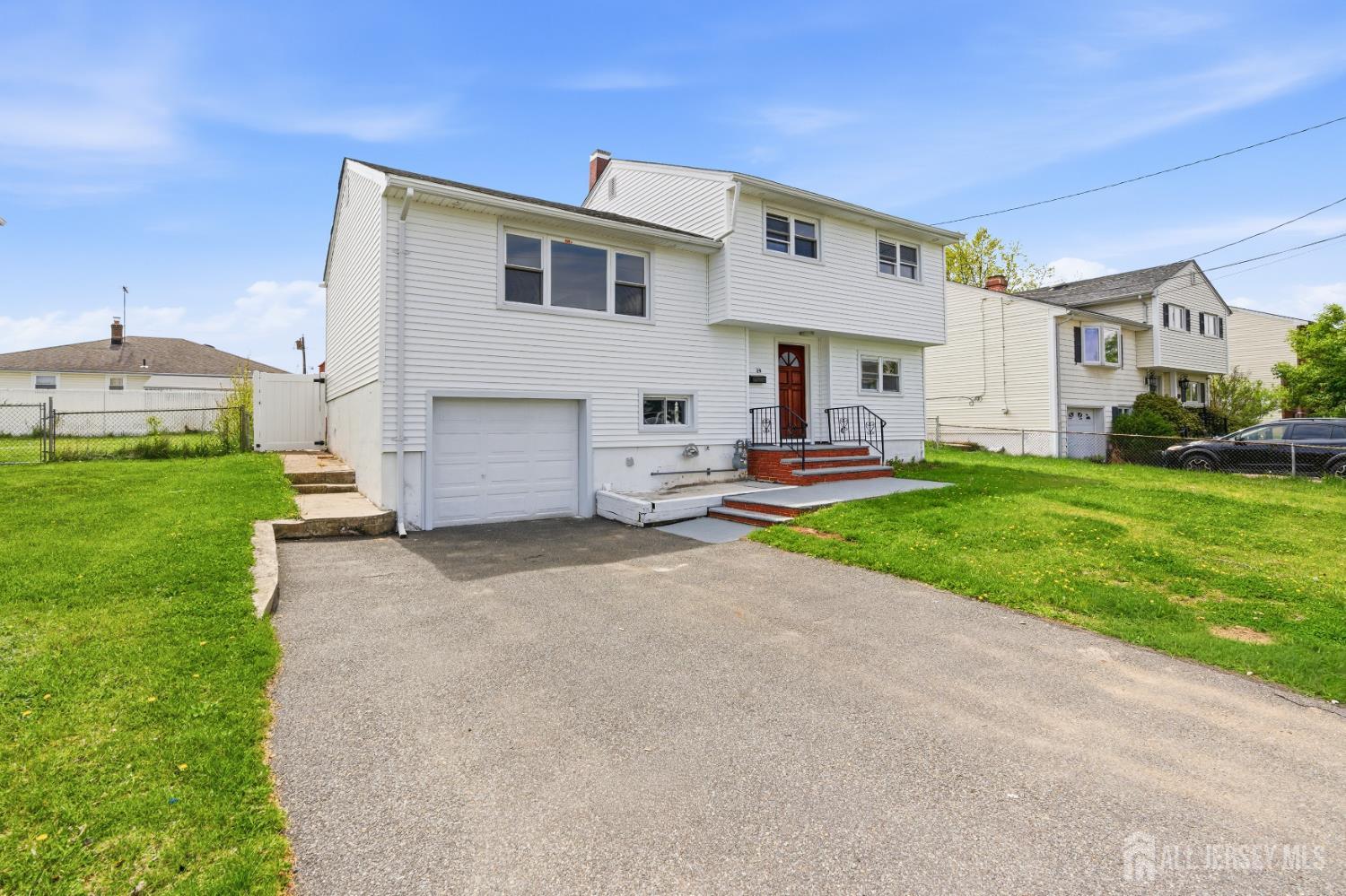 29 Swarthmore Dr, Carteret, NJ 07008 photo