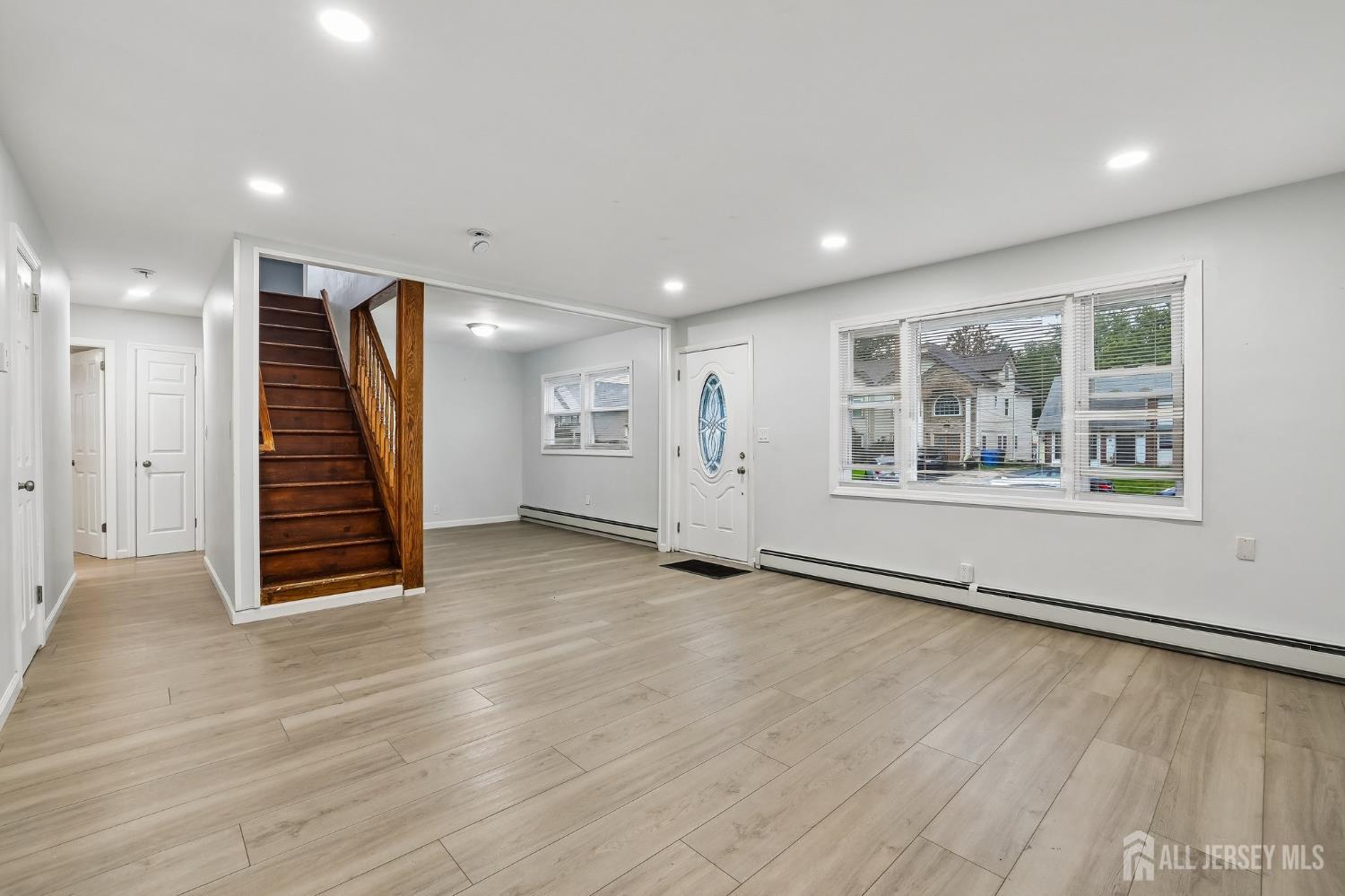 89 Home Park Ave, Iselin, NJ 08830 photo