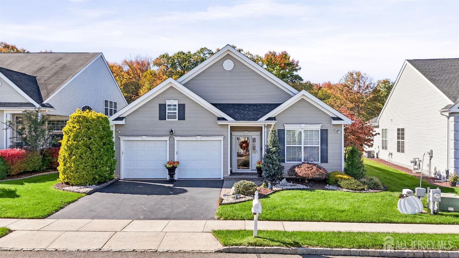 6 Stony Path Dr, North Brunswick, NJ 08810