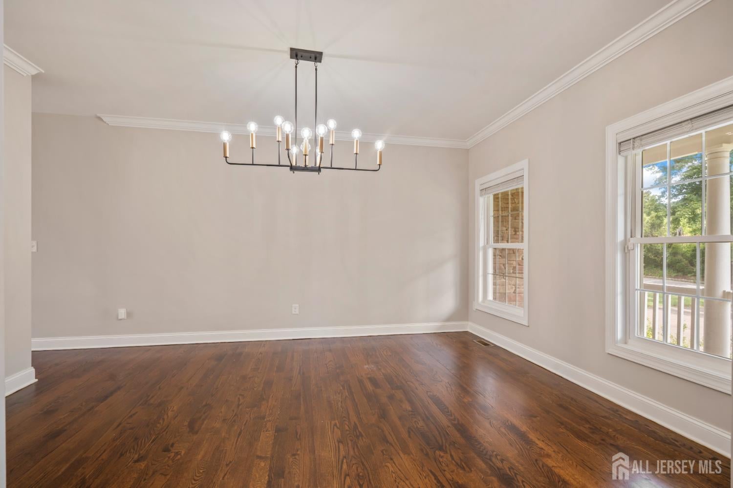 5 Devoes Ln, East Brunswick, NJ 08816 photo