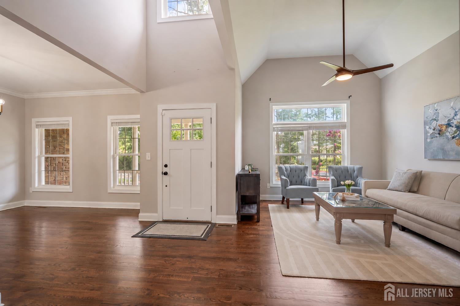 5 Devoes Ln, East Brunswick, NJ 08816 photo