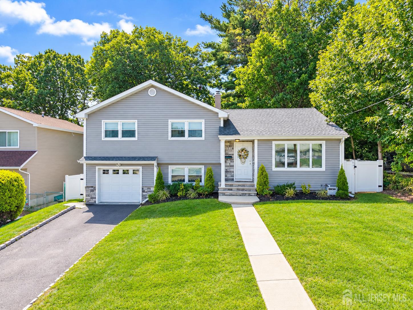 35 Bender Dr, Clifton, NJ 07013 photo
