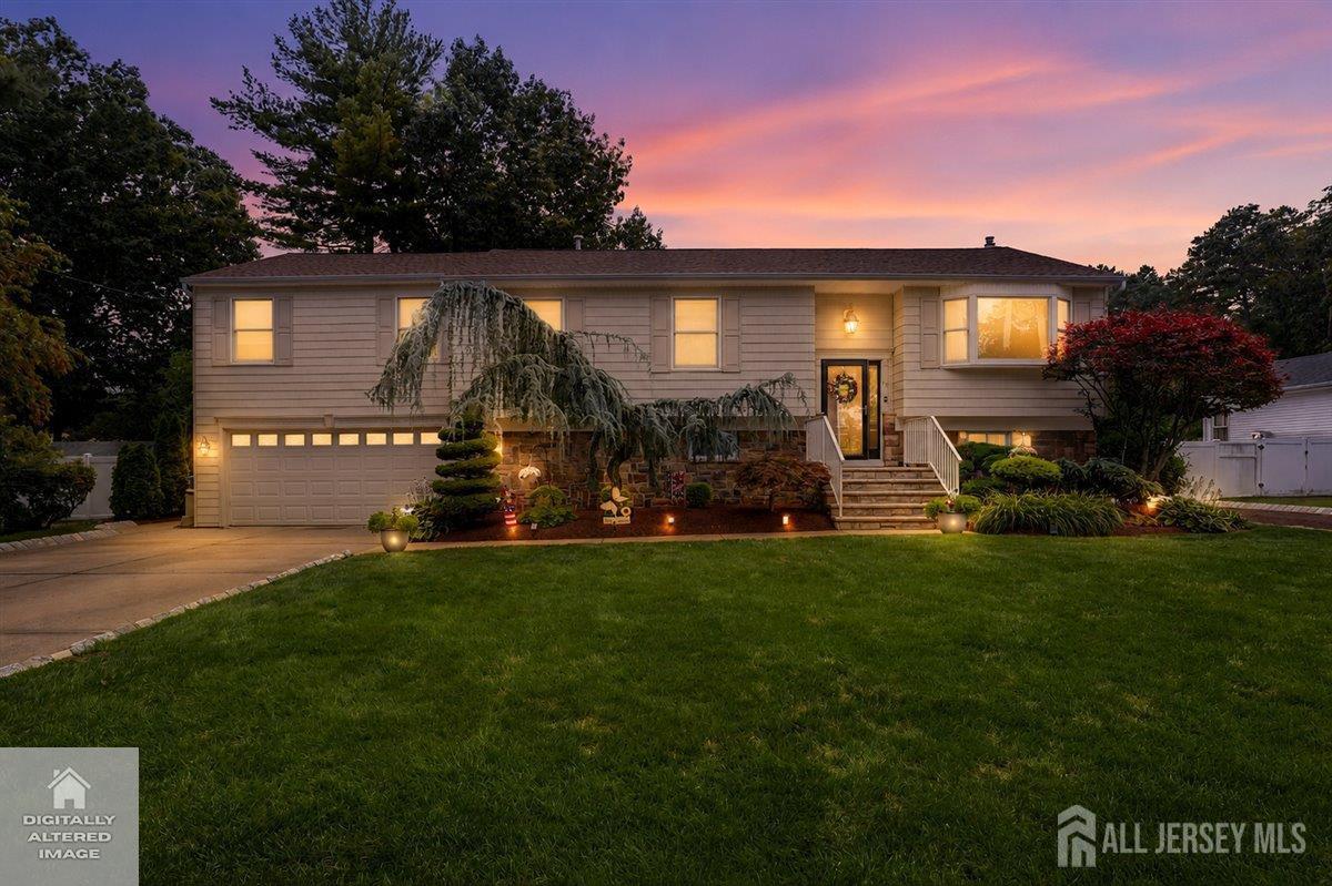 17 West Ave, Old Bridge, NJ 08857