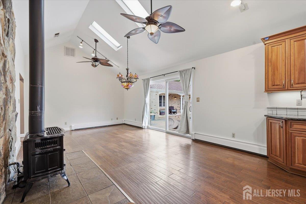 108 Lynch St, Franklin, NJ 08873 photo