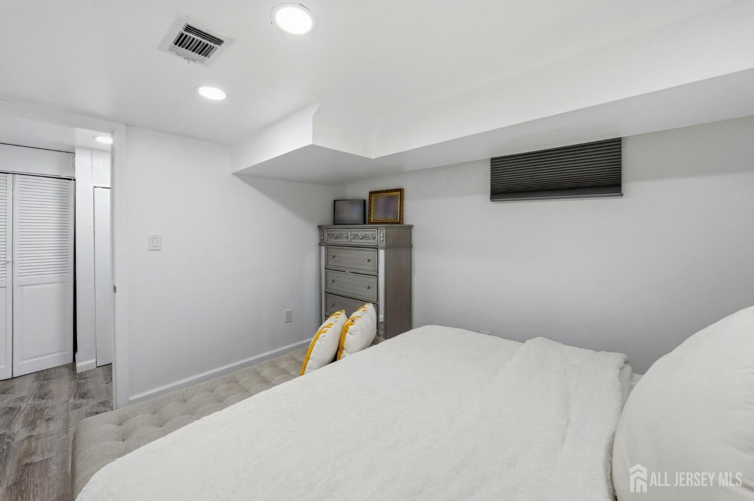 1351 Suwanee Dr, North Brunswick, NJ 08902 photo