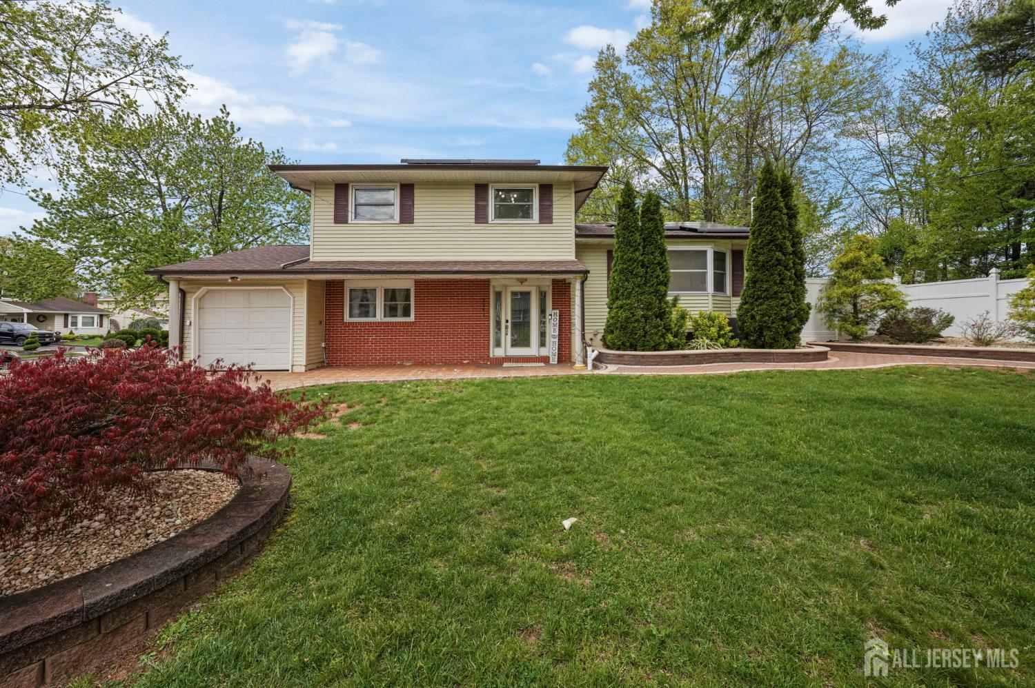 1351 Suwanee Dr, North Brunswick, NJ 08902