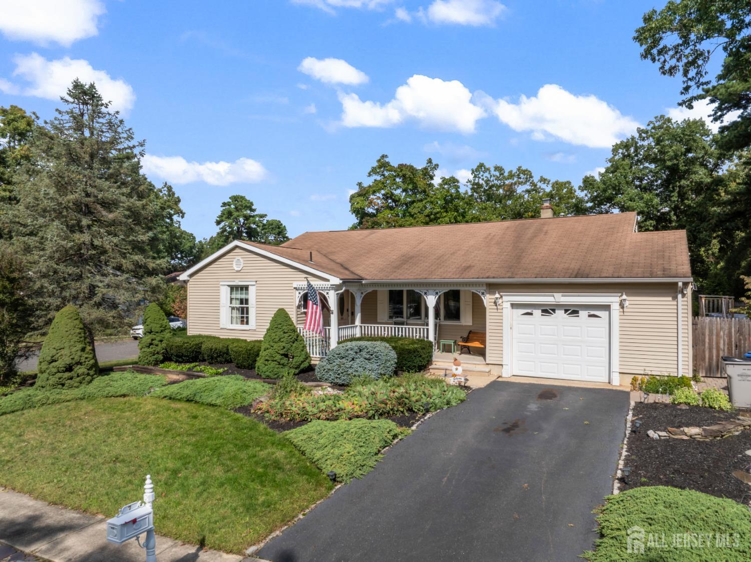 7 Rosewood Ln, Monroe, NJ 08831 photo