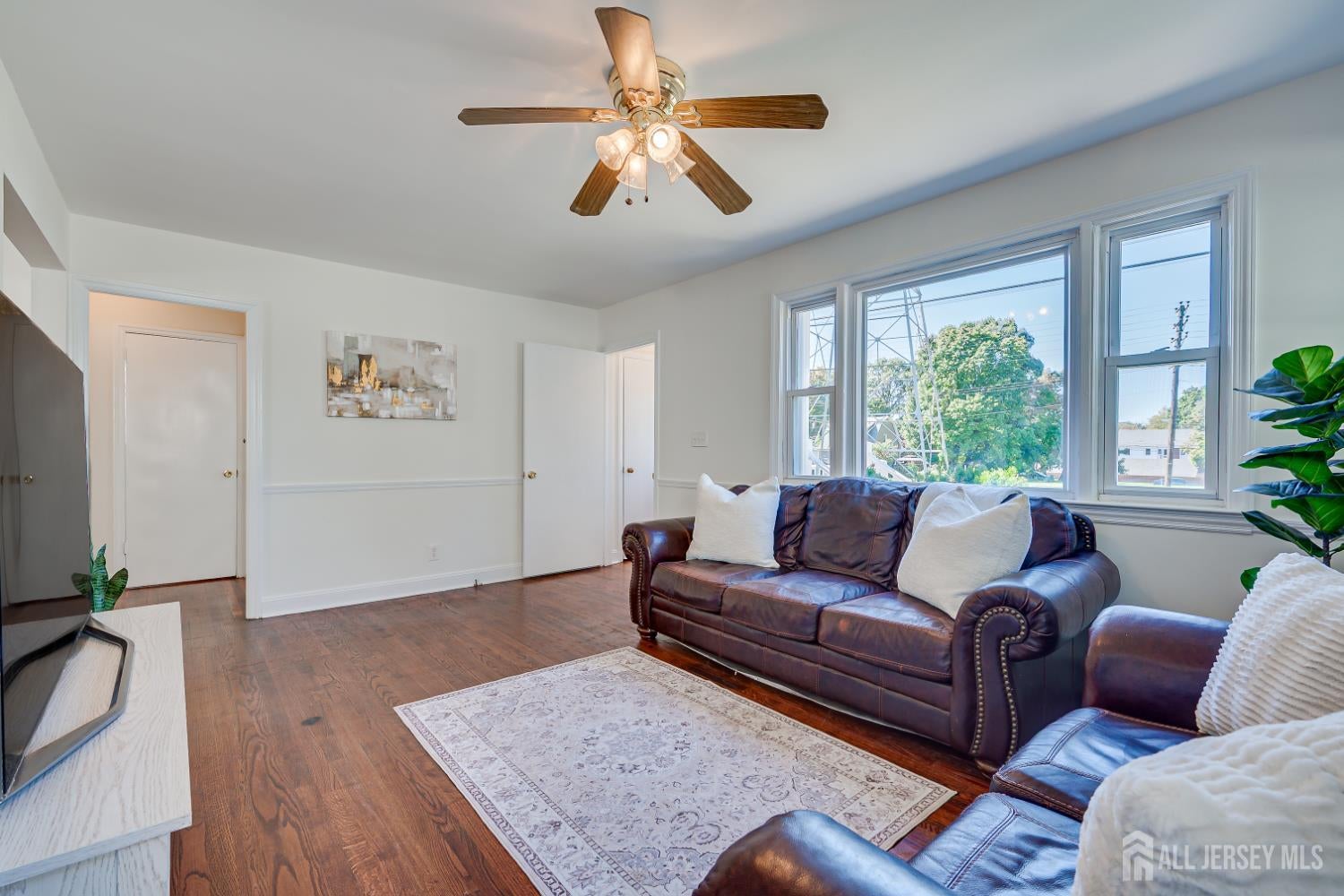 46 Elmwood Ave, Edison, NJ 08837 photo