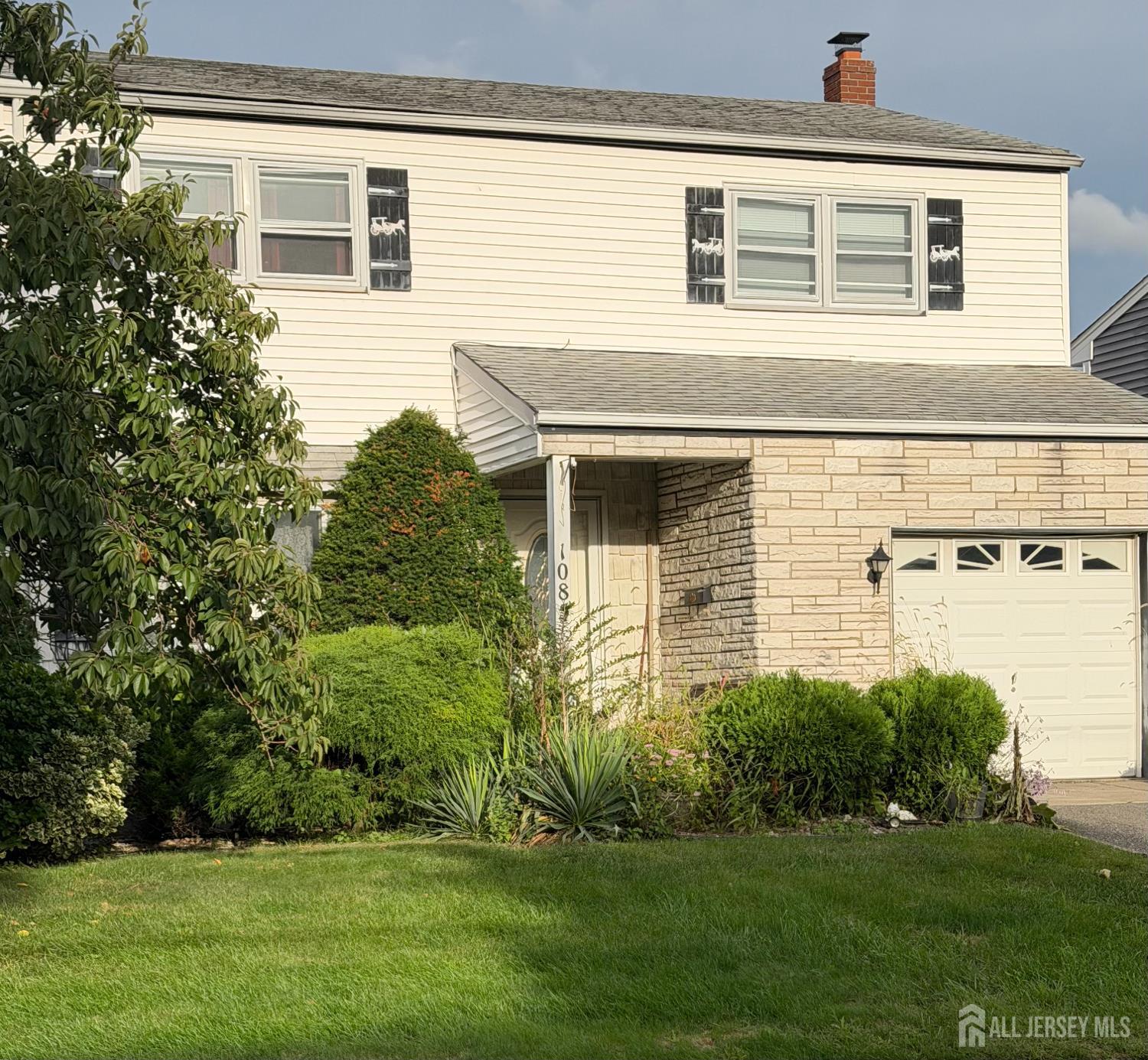 1085 Andrews Dr, Perth Amboy, NJ 08861 photo
