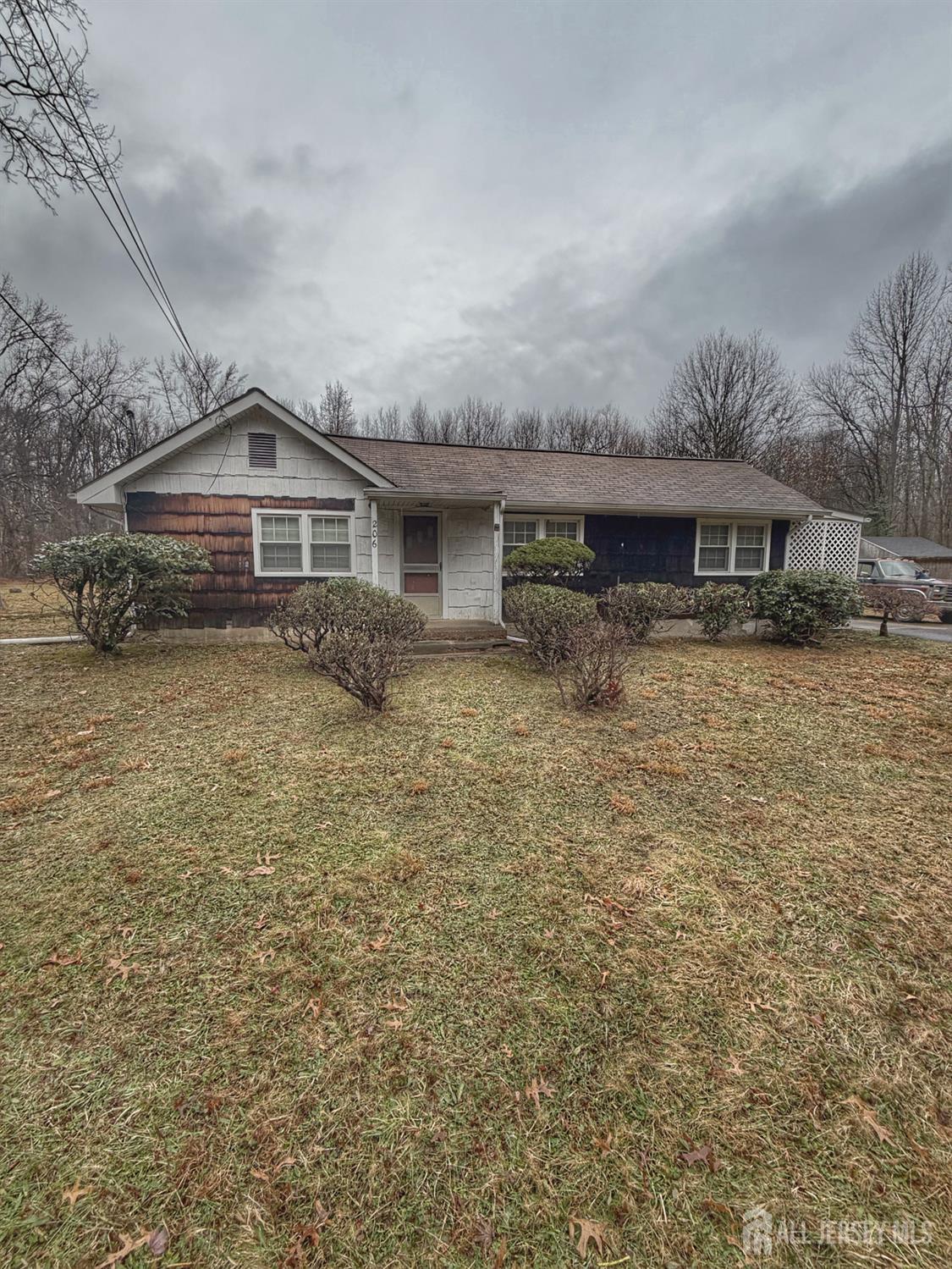 206 Broadway Rd, North Brunswick, NJ 08512