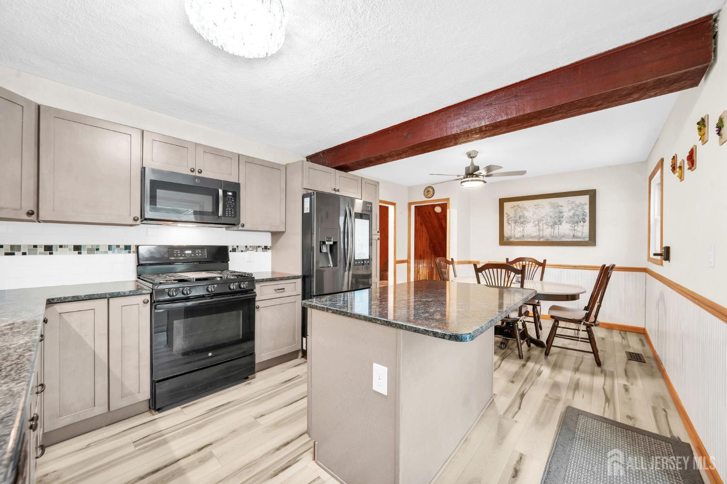 12 Gover Ct, Spotswood, NJ 08884 photo