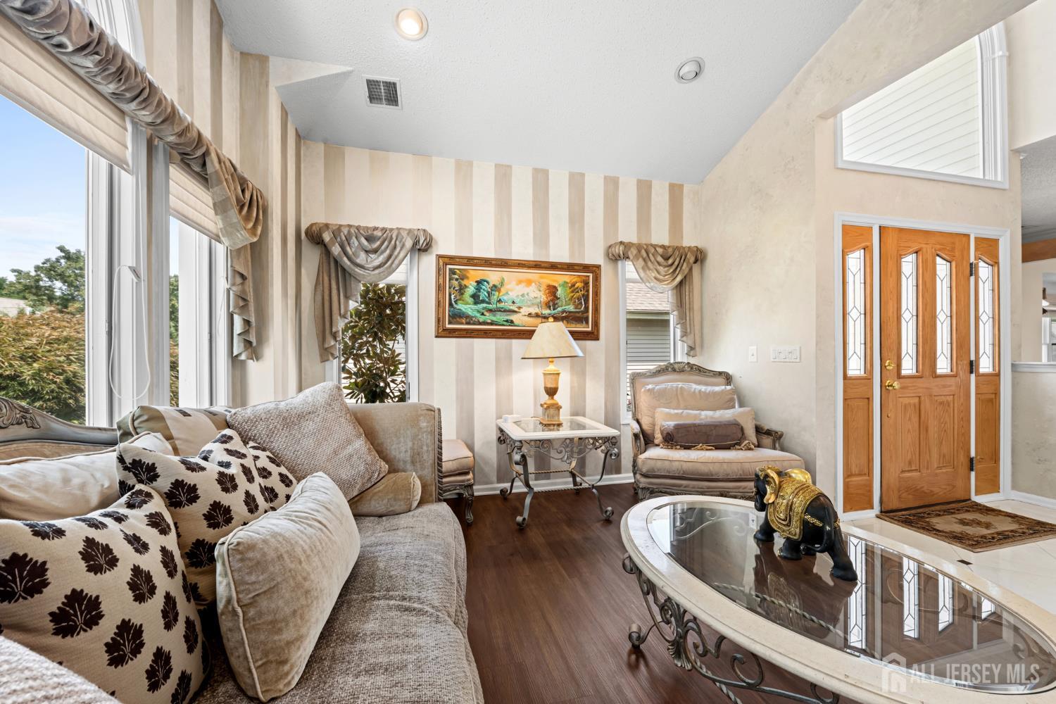8 Sherwood Dr, Monroe, NJ 08831 photo