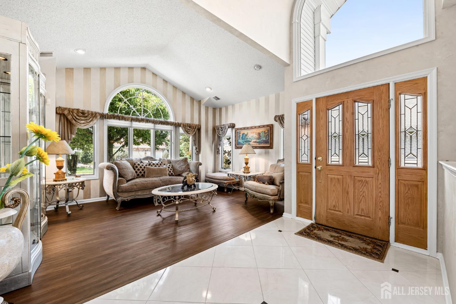 8 Sherwood Dr, Monroe, NJ 08831 photo