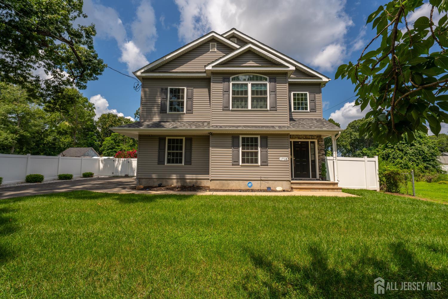 1718 4th St, Piscataway, NJ 08854