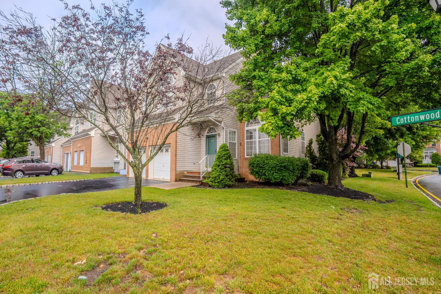 1101 Cottonwood Ct, North Brunswick, NJ 08902 photo