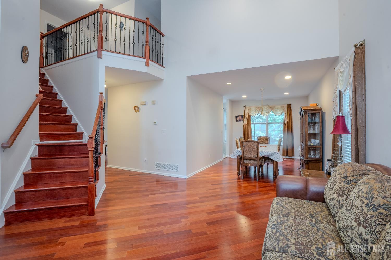 1101 Cottonwood Ct, North Brunswick, NJ 08902 photo