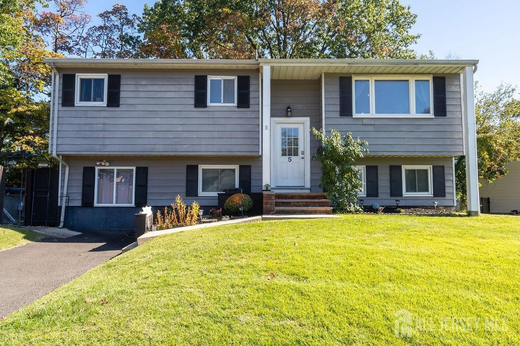 5 Stanley Rd, East Brunswick, NJ 08816 photo
