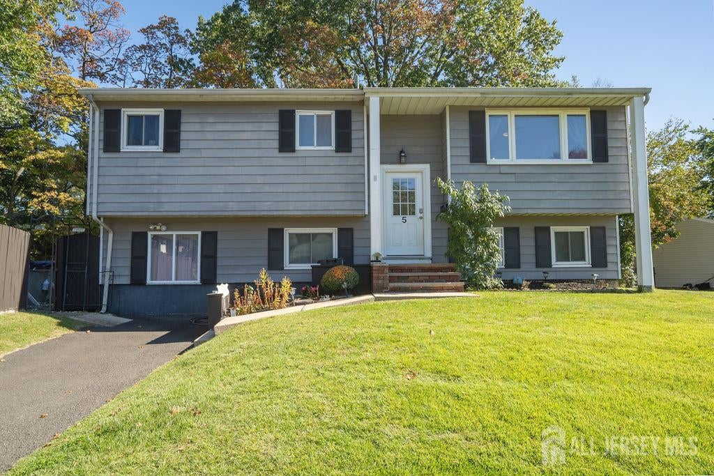 5 Stanley Rd, East Brunswick, NJ 08816 photo