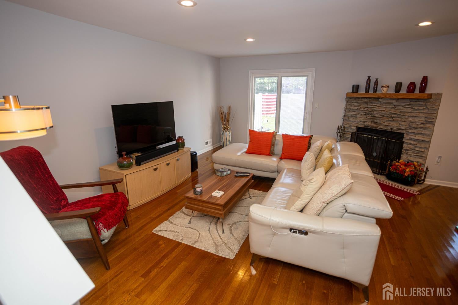 113 Woodmere Dr, Sayreville, NJ 08859 photo