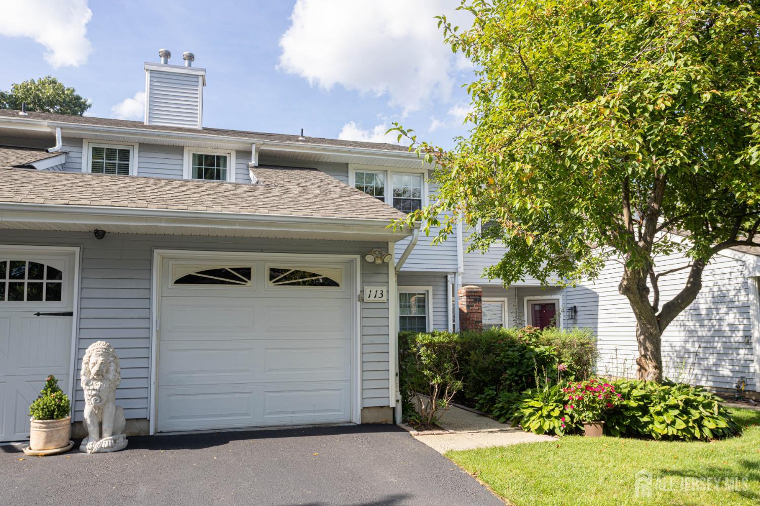 113 Woodmere Dr, Sayreville, NJ 08859 photo