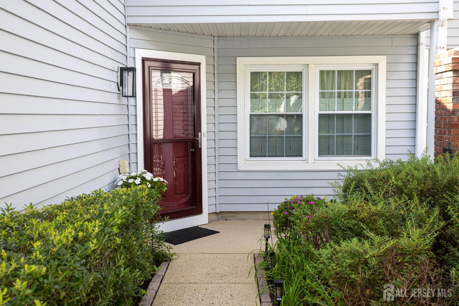 113 Woodmere Dr, Sayreville, NJ 08859 photo
