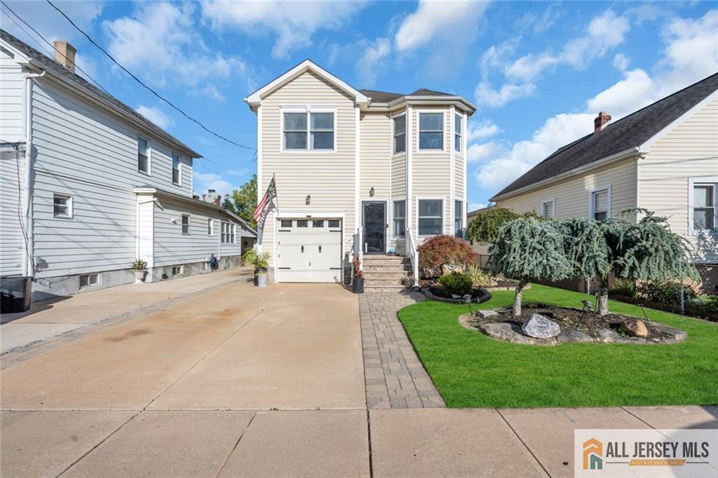 17 Center St, South River, NJ 08882