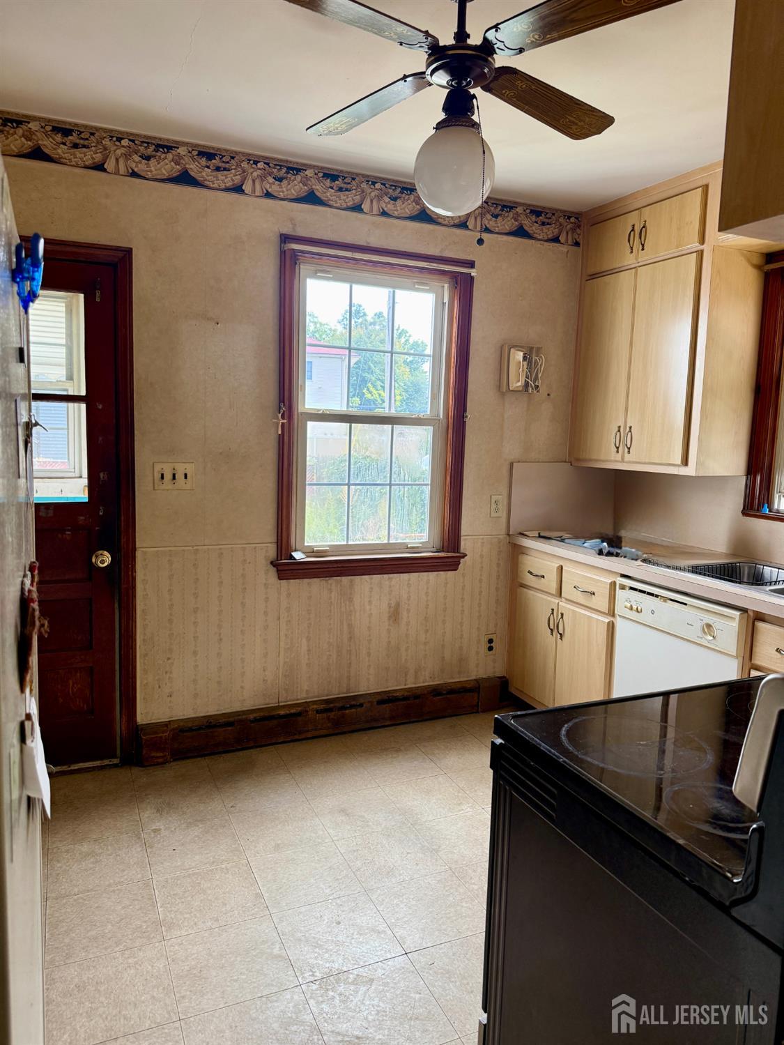 7 Winkler Rd, Sayreville, NJ 08872 photo