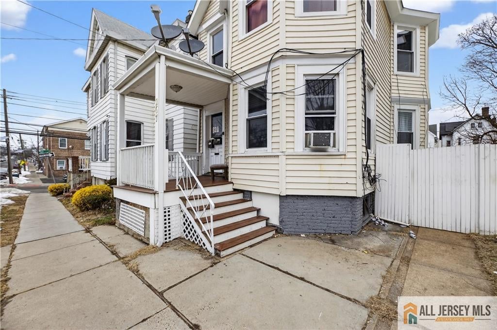 267 Townsend St, New Brunswick, NJ 08901 photo