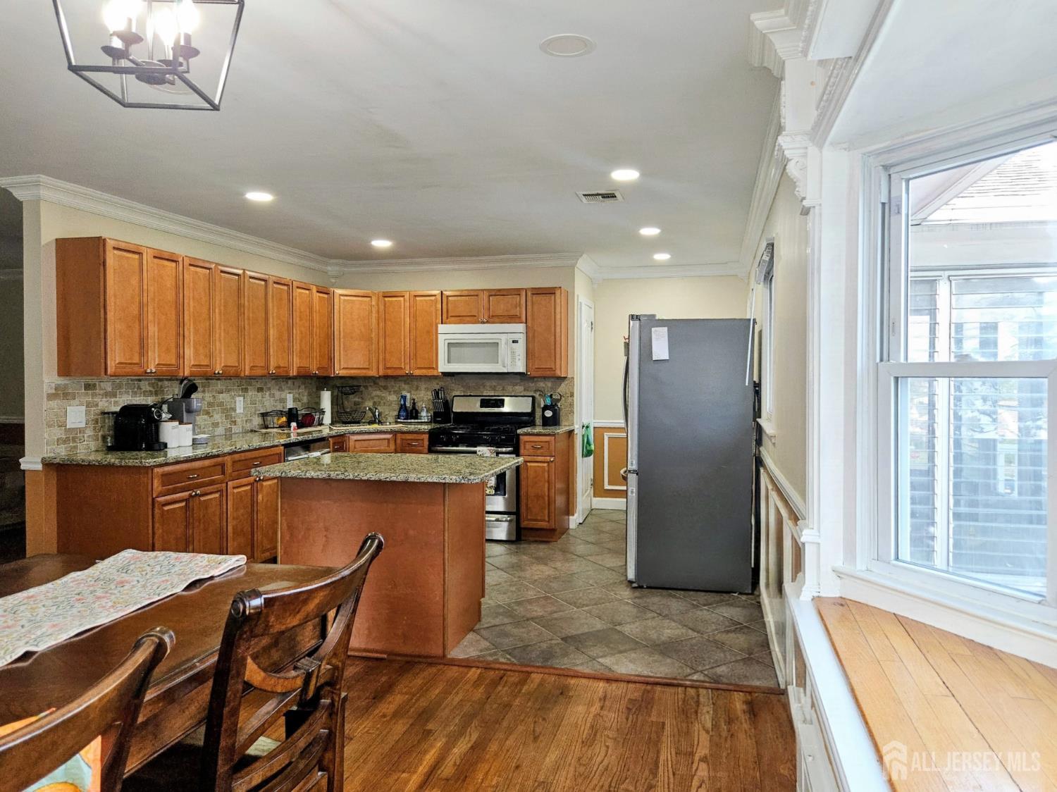 1 Snapper Ave, South River, NJ 08882 photo