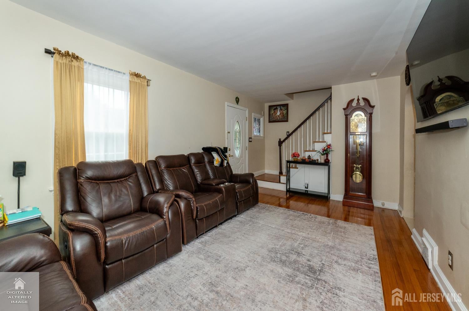 9 Mcauliffe Dr, North Brunswick, NJ 08902 photo