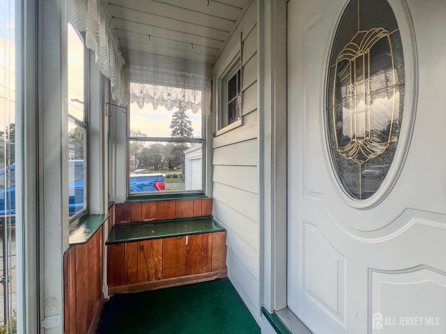 9 Mcauliffe Dr, North Brunswick, NJ 08902 photo