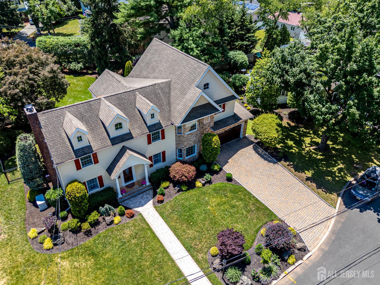 11 Cape Ct, Metuchen, NJ 08840 photo