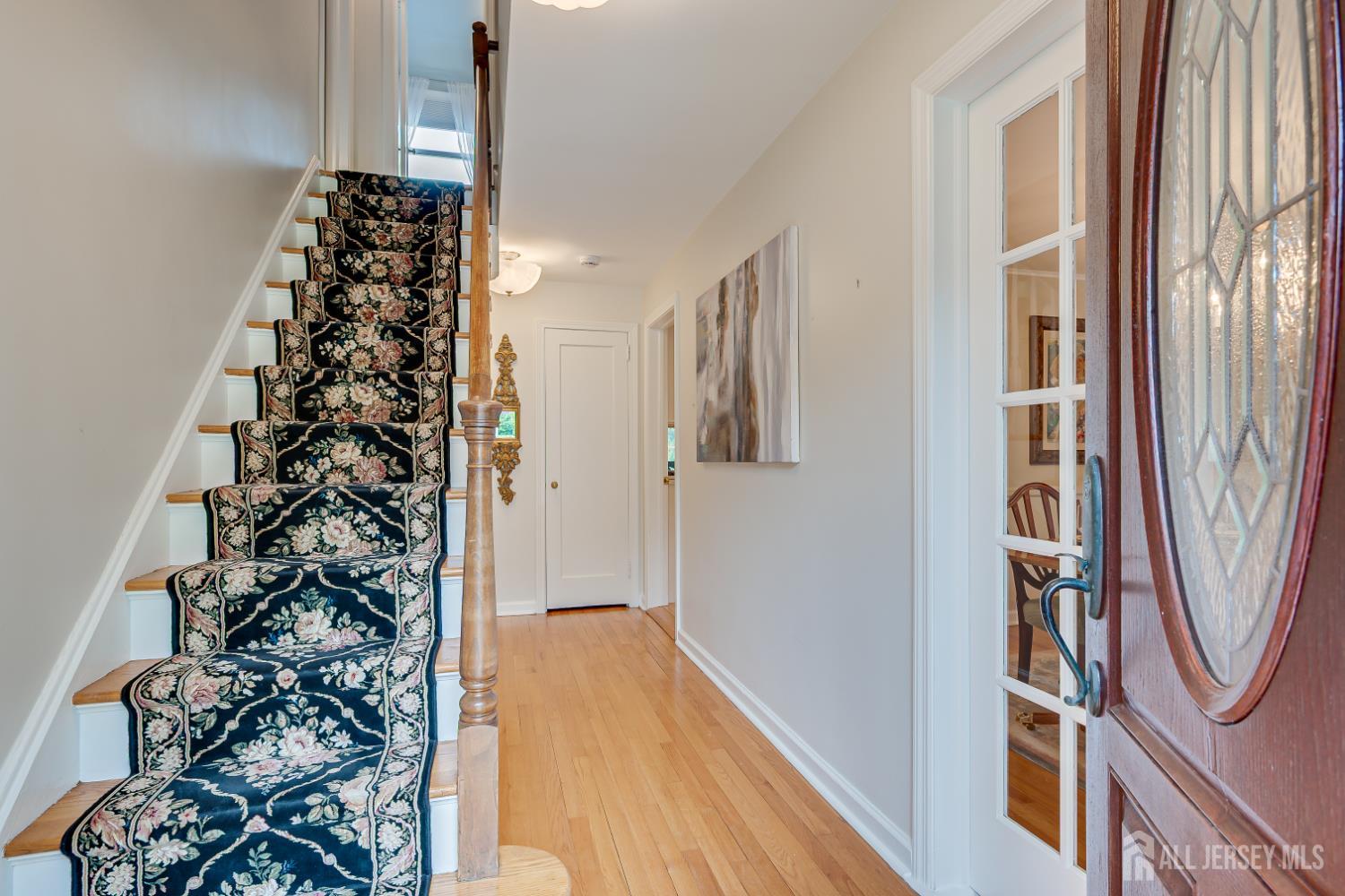11 Cape Ct, Metuchen, NJ 08840 photo