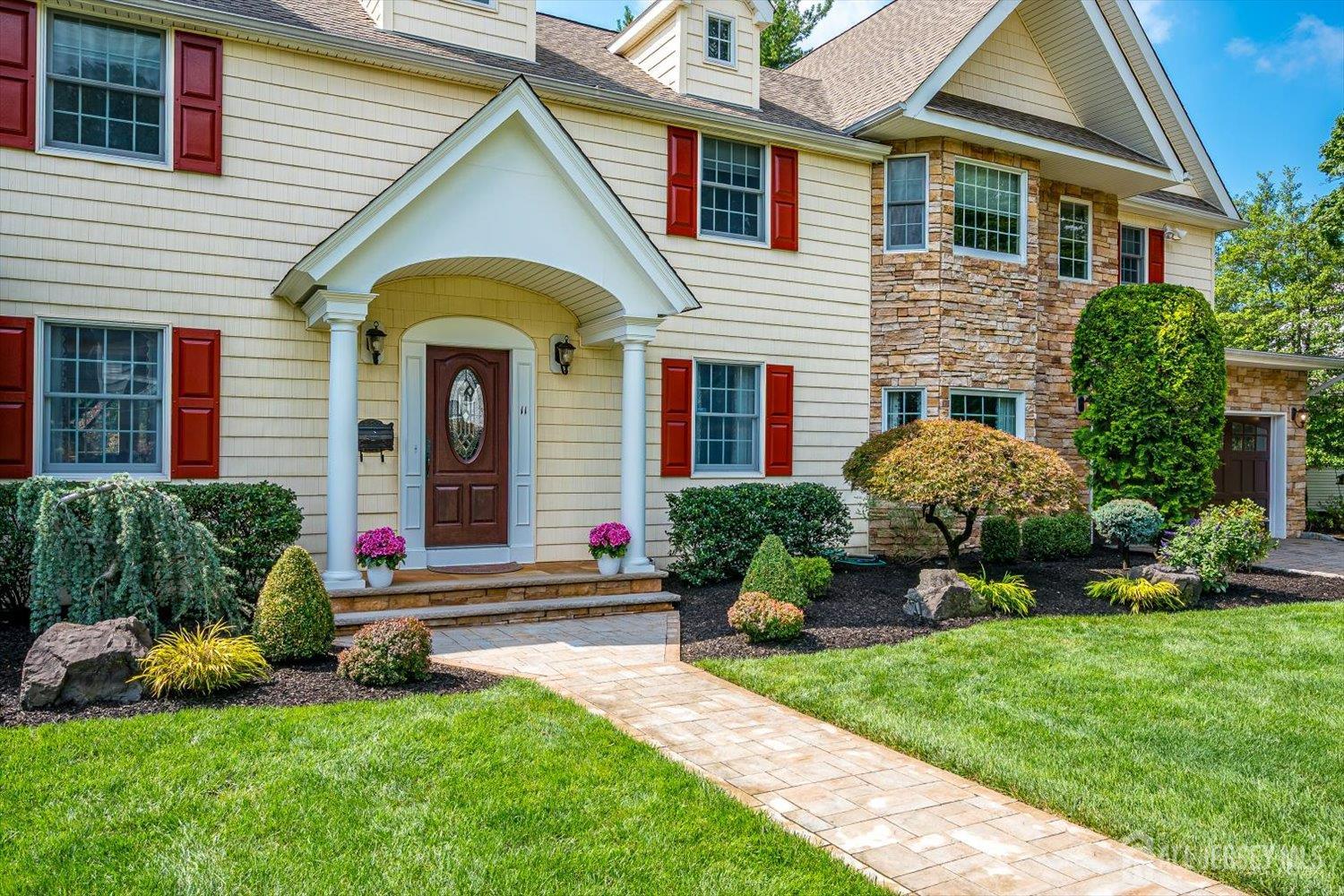 11 Cape Ct, Metuchen, NJ 08840 photo
