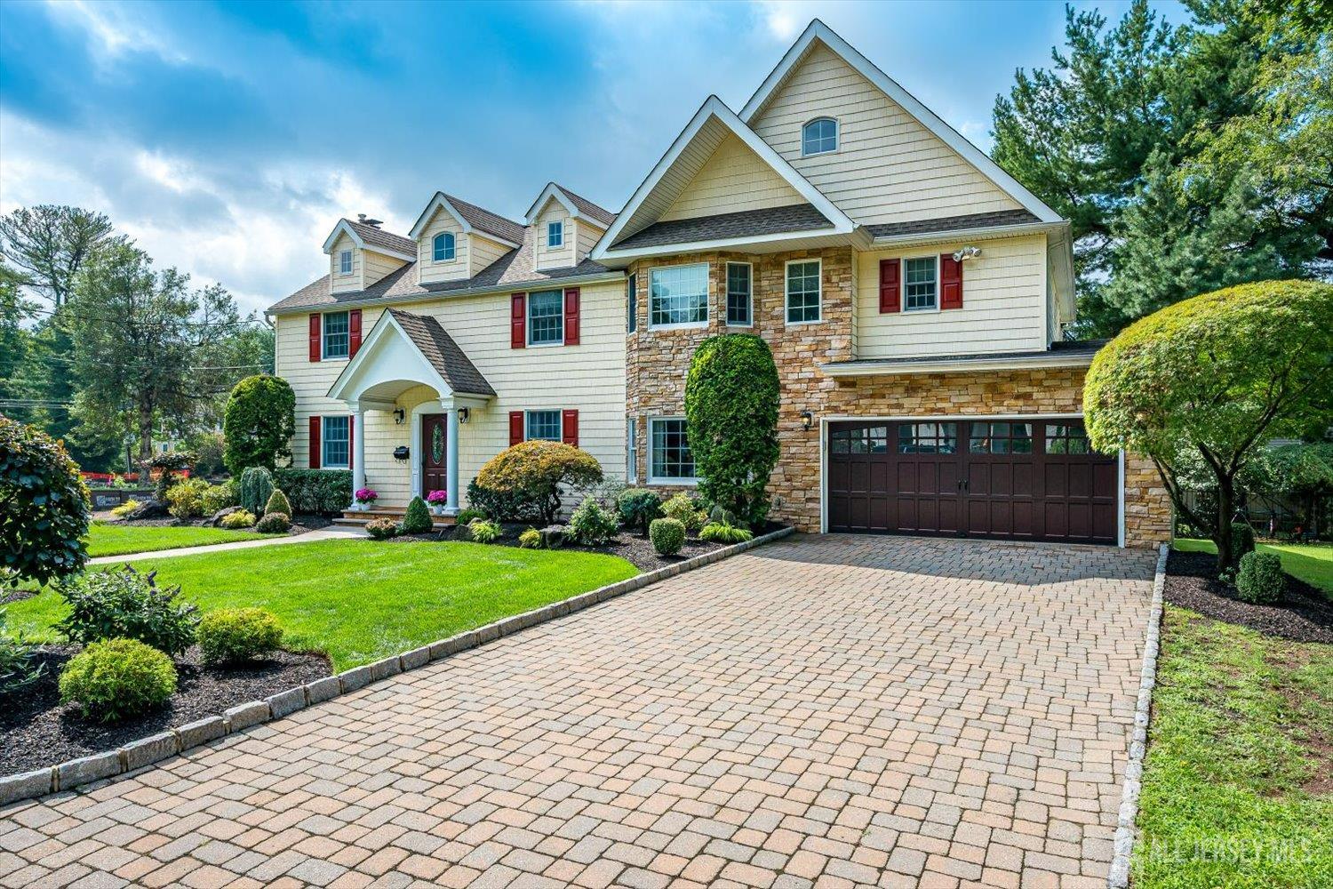 11 Cape Ct, Metuchen, NJ 08840 photo