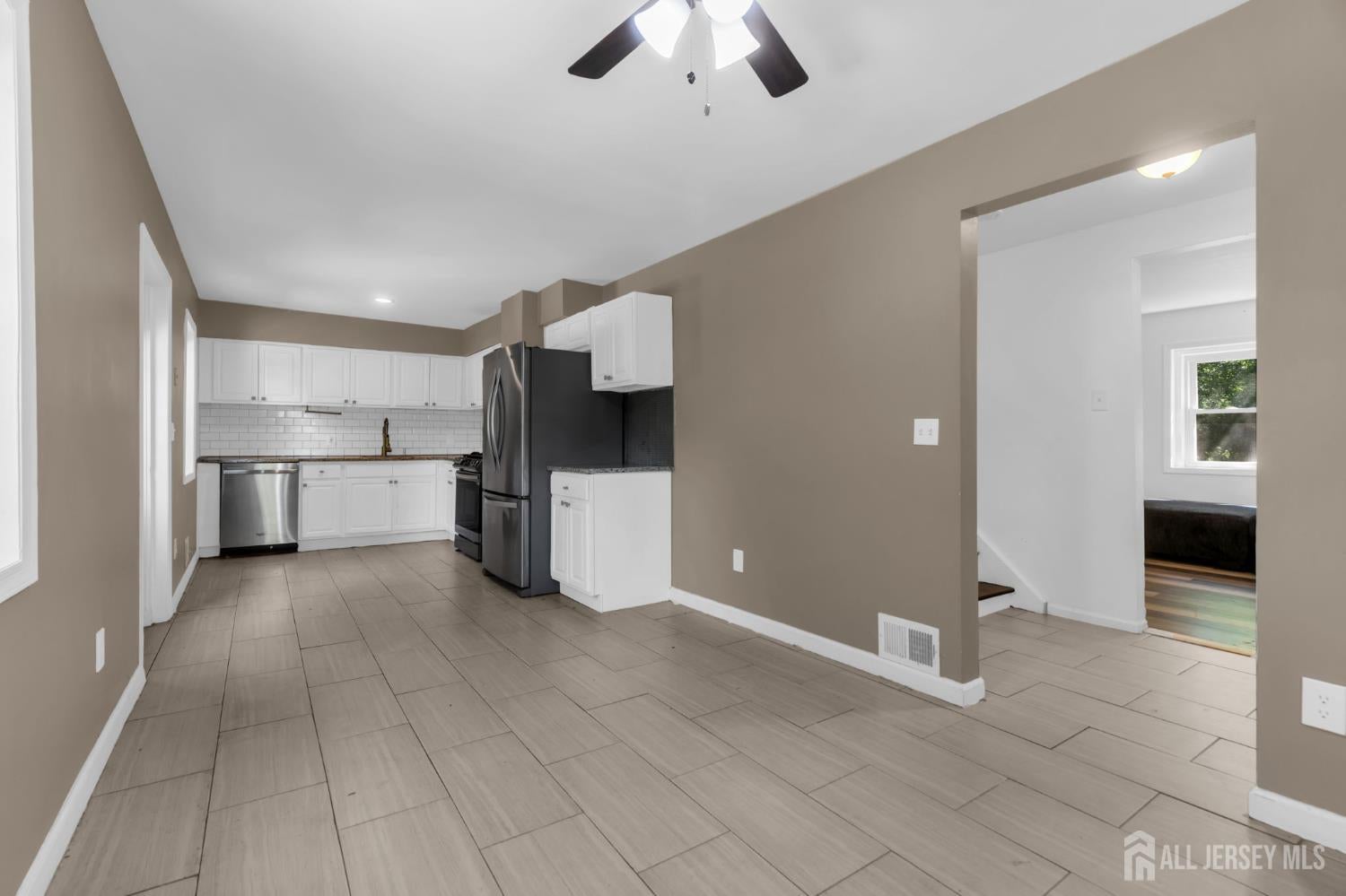 303 Stephenson Ave, Middlesex, NJ 08845 photo