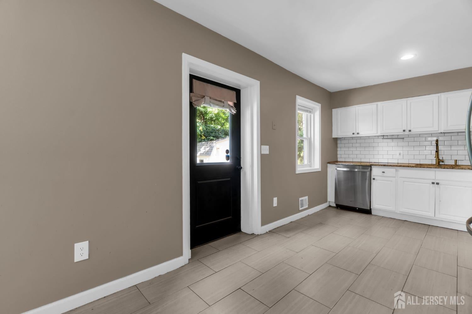 303 Stephenson Ave, Middlesex, NJ 08845 photo